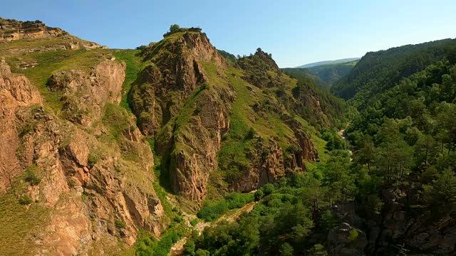 По дороге в Джилы-Су смотреть онлайн