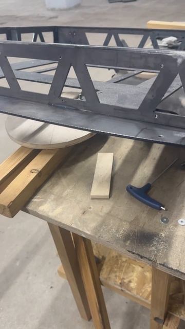 Механизм подъёма рамы с усилителями