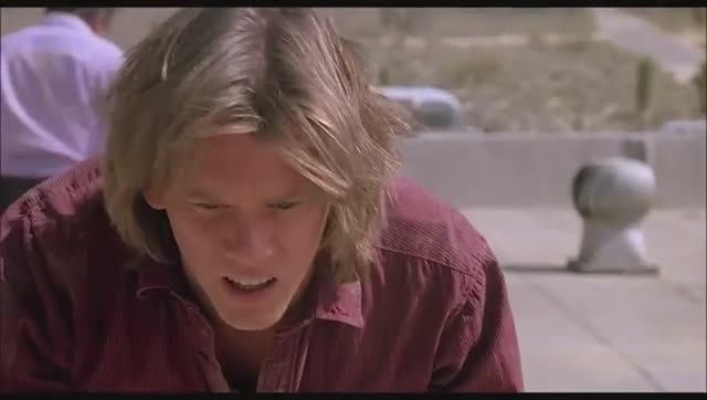 Дрожь земли 1990 отрывок Тремор спасает детей от грабоидов смотреть онлайн