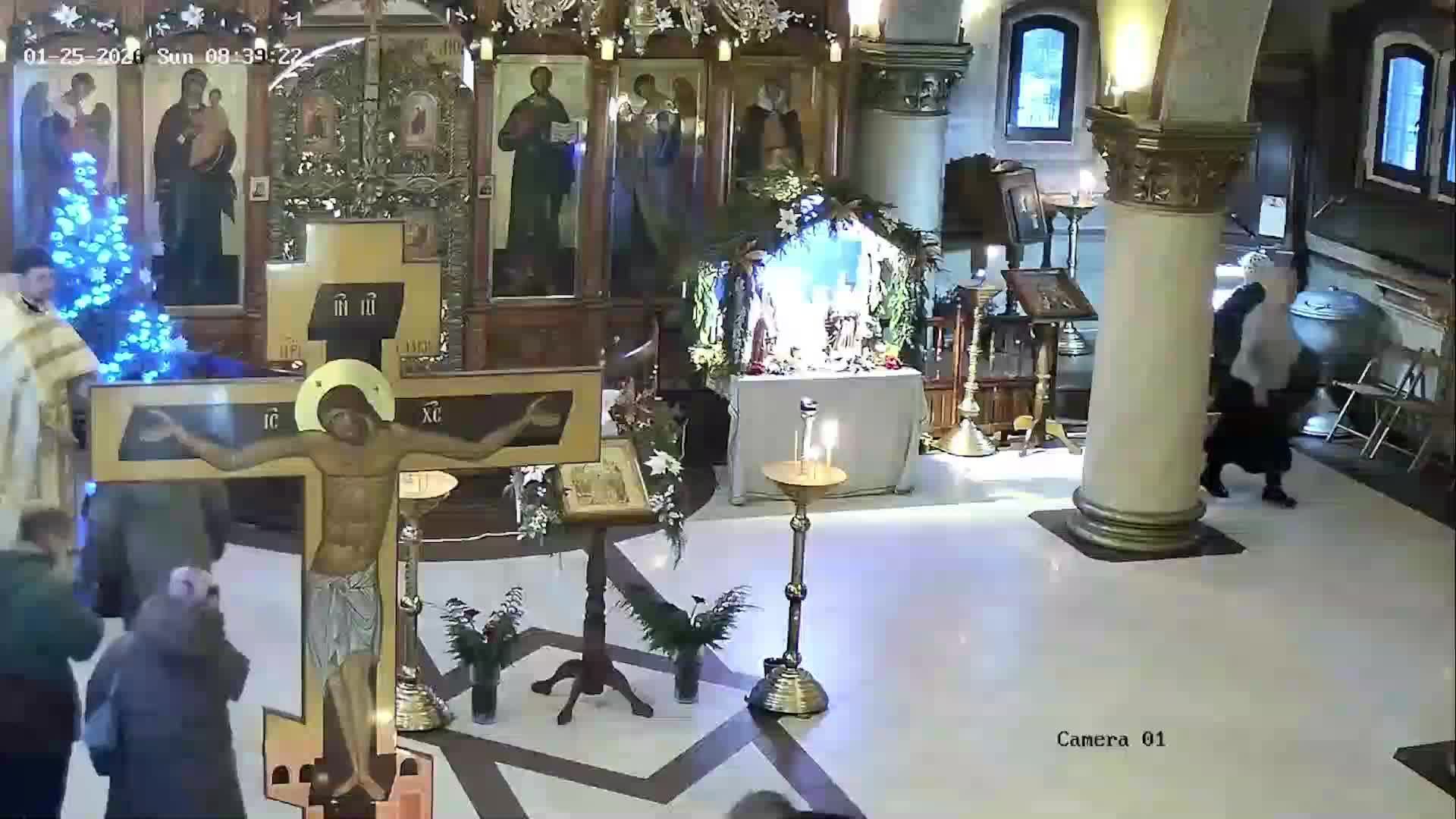 Божественная литургия. Неделя о Закхее 25.01.2026 смотреть онлайн