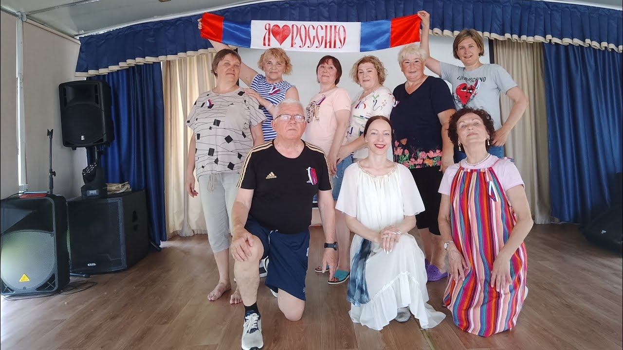 Хоровод от Волги до Енисея #shorts #12июня #деньРоссии #хоровод #любэ #весело #позитив #dance #танец