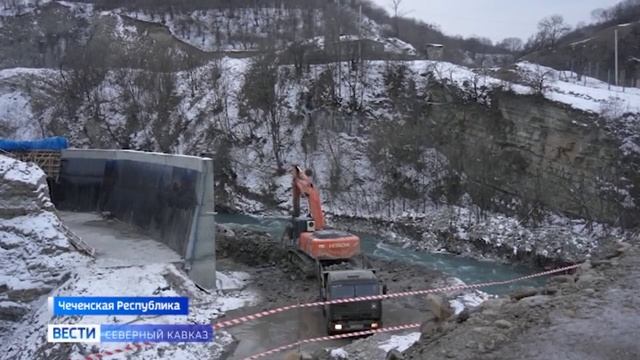 В Чечне проложили тоннель в скале для подачи воды смотреть онлайн