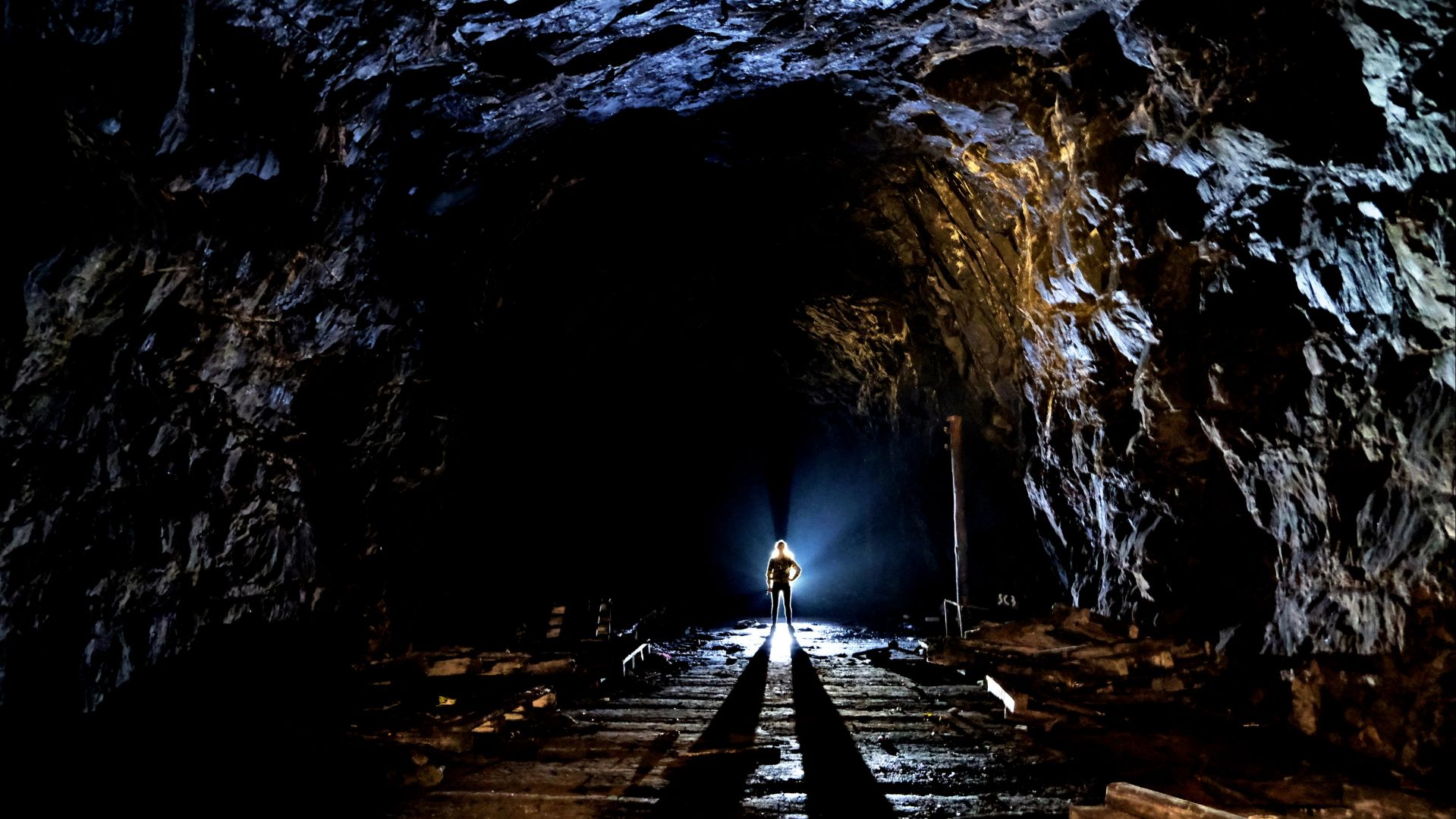 Больше чем метро. Заброшенный туннель-убежище времен войны в Мурманске.