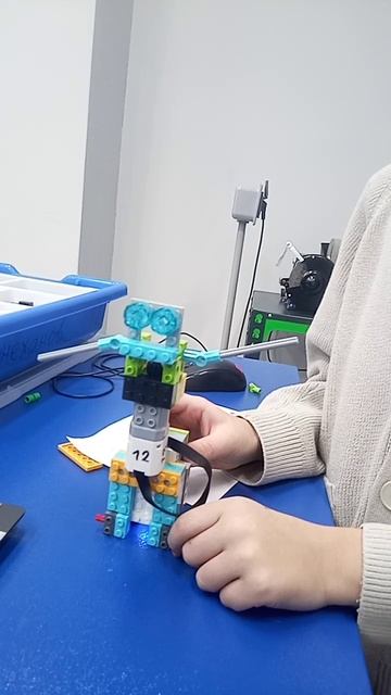 супер новый робот смотреть онлайн