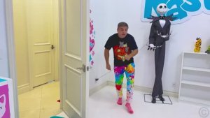Папа подготовил сюрприз для Насти на Хэллоуин