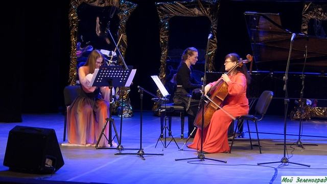 П. Чайковский. Вальс цветов из балета «Щелкунчик». Переложение для фортепиано, скрипки и виолончели