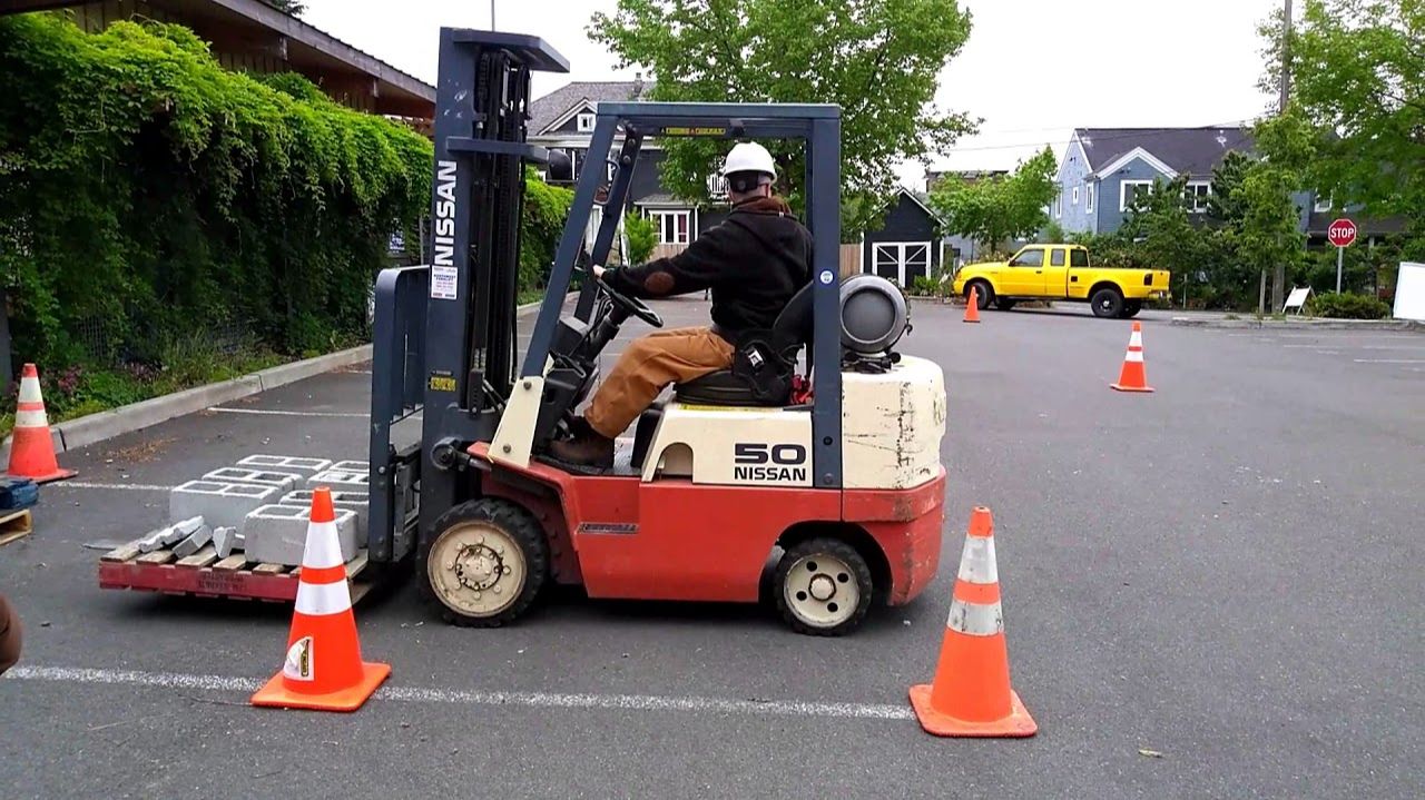 Max USA | Экзамен по вождению погрузчика,США