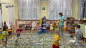 Подвижная игра У медведя во бору