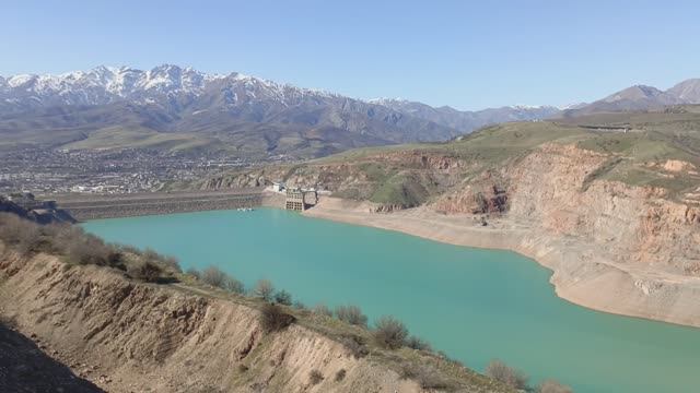 Чарвакское водохранилище (Узбекистан). смотреть онлайн