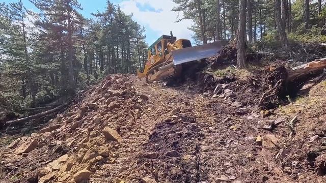Легендарная Caterpillar D7g Mountain Road Work часть 2 смотреть онлайн