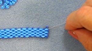 Плетем браслет с использованием бисера с двумя отверстиями