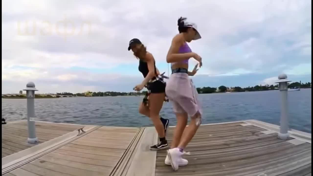 позитив ЛИНДИ ХОП и товарищи.. смотреть онлайн