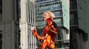 Хороший денёк сегодня... В нём много праздников... Всем успехов...