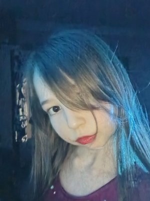 обустройка  уютного уголка под столом