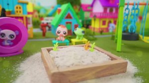 Настя объясняет правила безопасности в городе