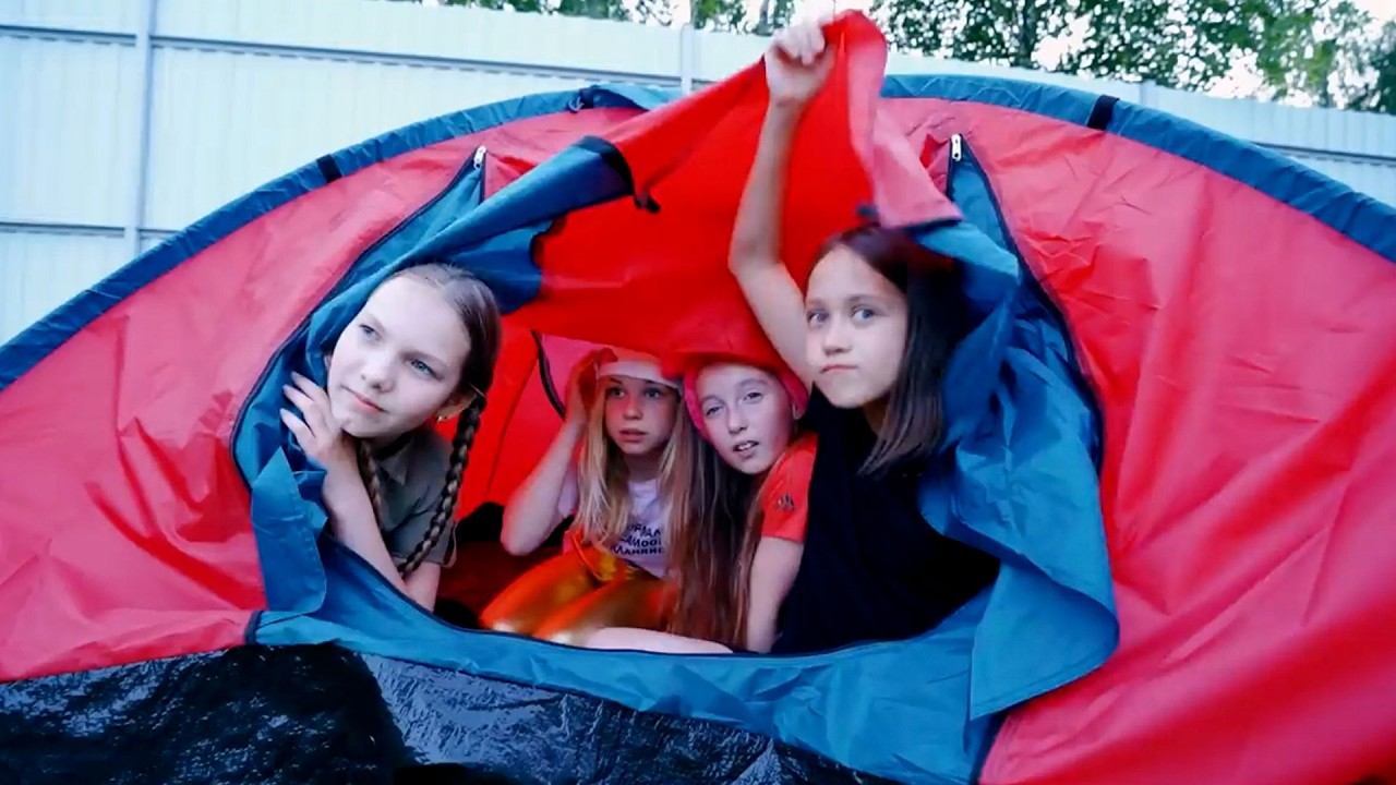 Летний Лагерь Глазами Школьника! Веселые Истории в Летнем Лагере от Первого Лица! Мы Семья - Лучшее! смотреть онлайн