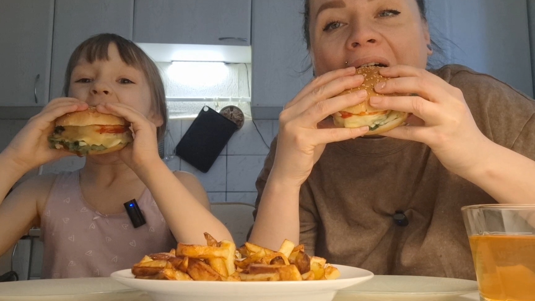 Мукбанг| Готовим бургеры с картошечкой ) #Мукбанг #фудблог смотреть онлайн