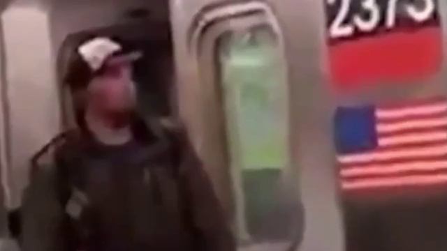 Идиотос 80+. Не на того наехал.