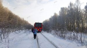 Пассажиры сломавшейся электрички в Нижнем Новгороде пешком добирались до станции