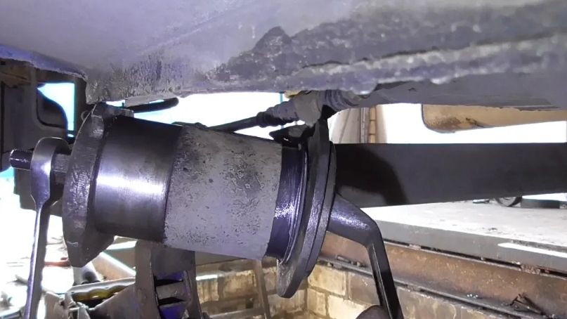 Замена сайлентблоков задней балки Chevrolet Aveo смотреть онлайн