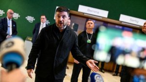«Рычите по утрам»: Зеленский греет руки в Давосе пока Украина замерзает