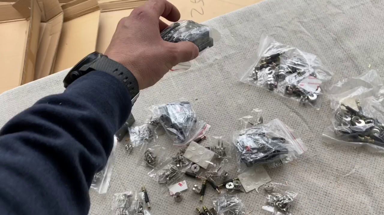 A Busy Day, In Remodeling | Обновление мебели в ванной