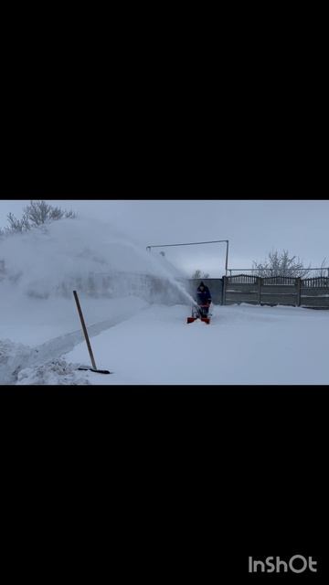 Ну и снега навалило😇 #shorts #зима❄️ #уборка снега