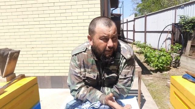 Изоляция Маток на Майский Мёд!!! Борьба с Роением!!!Борьба с Клещём!!! Больше Мёда!!! смотреть онлайн