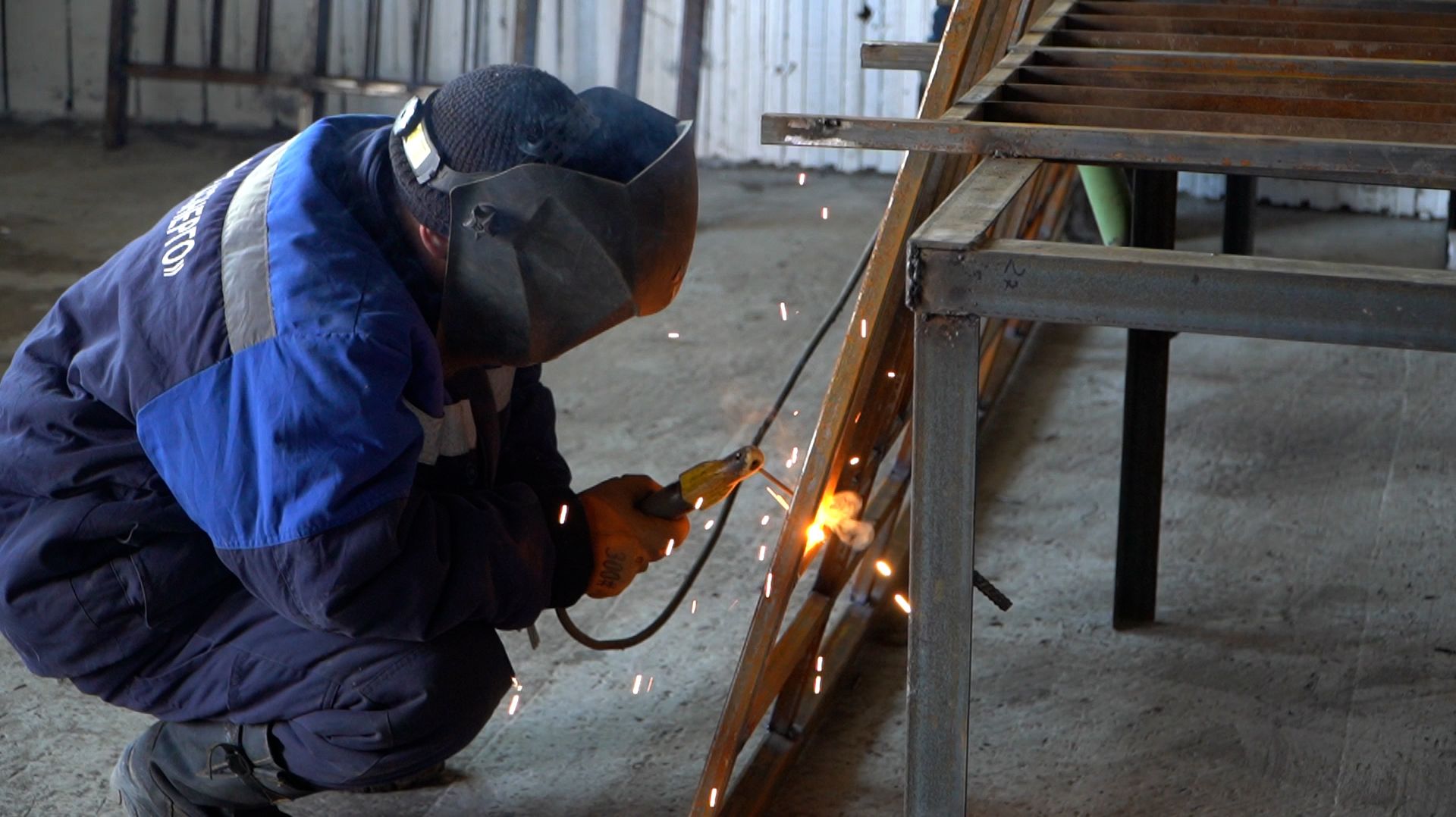 БИЗНЕС ДОВЕРЯЕТ САМОЗАНЯТЫМ смотреть онлайн