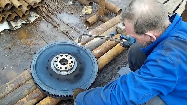 Скания ,собираю двигатель. Поменяли венец маховика. смотреть онлайн