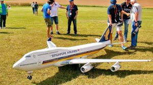 Потоясающий самолет на радиоуправлении «BOEING 747-400»