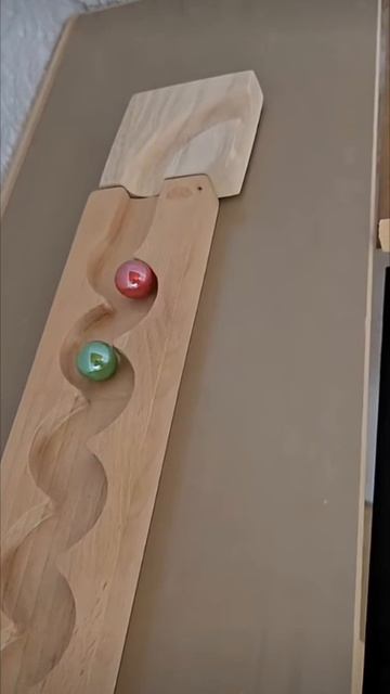 какой шарик будет быстрее #фокус#удача#трюк#шары смотреть онлайн