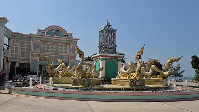 Едем на экскурсию по Паттайе. Крокодилы, змеи, обед во дворце