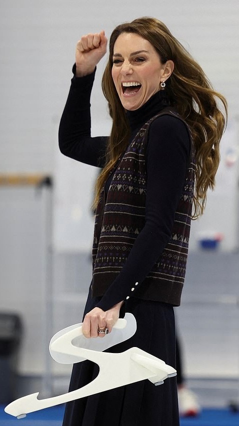 Смешные моменты королевской семьи Великобритании смотреть онлайн