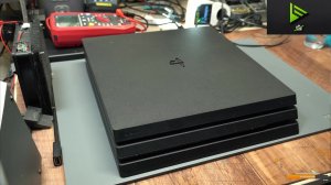 PS4 PRO перестала реагировать на кнопку включения. Были жильцы внутри.