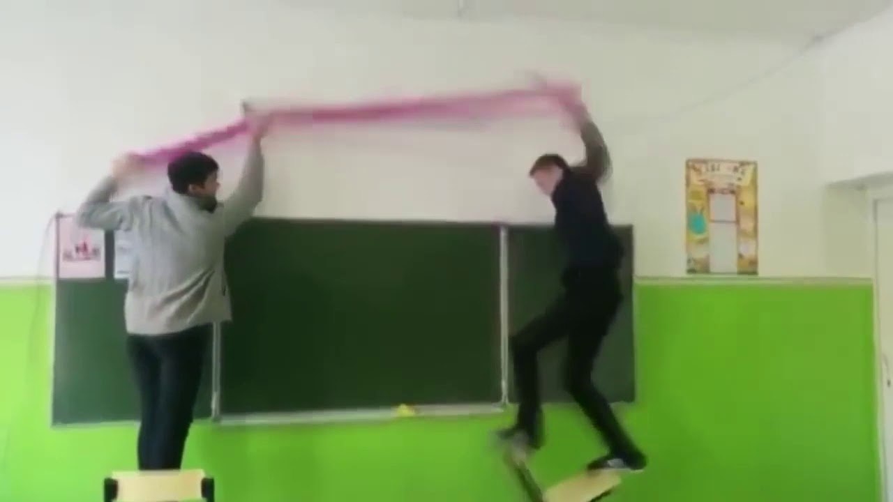 Школьник сломал доску смотреть онлайн