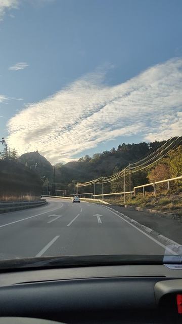 Дорога по Южному берегу Крыма из Ялты в Севастополь смотреть онлайн