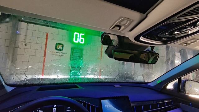 Робот мойка RoboFox, смотрим как робот моет Атлас на роботизированной мойке машин