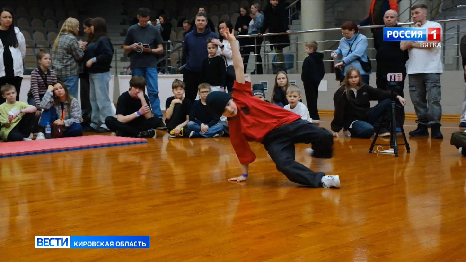 В Кирове прошел чемпионат и первенство области по брейкингу смотреть онлайн