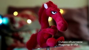 🌞🐎 Красная Лошадка приехала! 📦 Распаковка · 🎤 Подиум · 🎶 Весёлый ИИ-клип  🌞