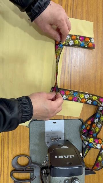 Как обработать края тесьмой 👍