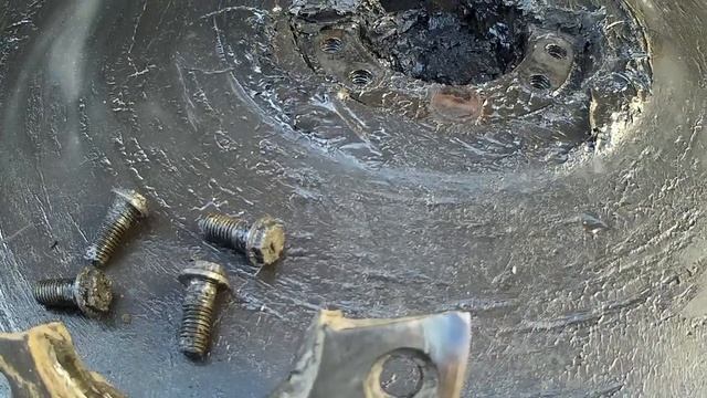 Ремонтирую седло на тягаче. Бюджетный вариант. смотреть онлайн