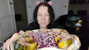 Мукбанг Скумбрия и картофанчик в мундире. Обжор-Обжорыч!