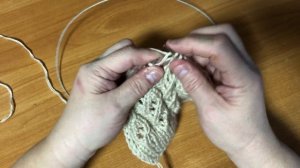 Свяжем вместе классный узор спицами для плечевых изделий