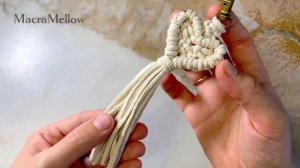 Простой брелок «Сердечко» 🤍 своими руками за 15 минут макраме мастер-класс