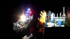 На Филиппинах затонул паром с тремя сотнями пассажиров на борту.