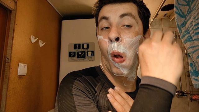 Влажное Классическое Бритье крем Svoboda помазок Distruptor станок бабочка ( возможно Kurt)