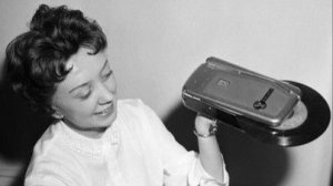 Проигрыватель винила на ладони 1958 года