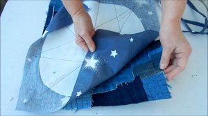 Опять джинса! Ленивый печворк из джинсовых лоскутов. Можно сшить сумку и сидушка на стул.