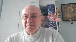 Совет чистоплюям: не отталкивай руку дающего. И не плюй в руку просящего.